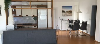 Stor lys 2 værelses lejlighed