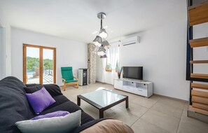 Smart-TV, Kamin, DVD-Player