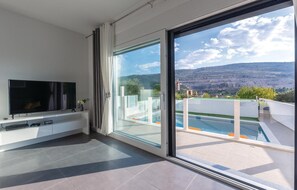 Interior - Lovely home in Srinjine (Srinjine)