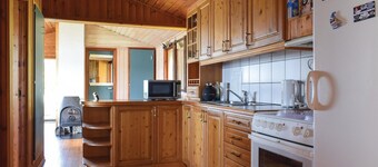 Lovely home in Sandvoll with WiFi