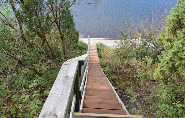 المنطقة المحيطة بالمنشأة