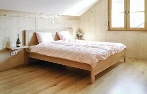 3 bedrooms, travel crib, free WiFi