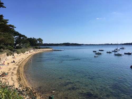Architektenhaus auf einer Ebene mit Panoramablick auf den Golf von Morbihan