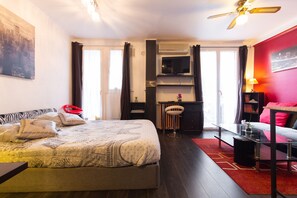 1 chambre, fer et planche à repasser, lit parapluie, Wi-Fi gratuit