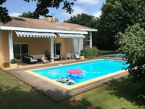 Piscine couverte, piscine extérieure