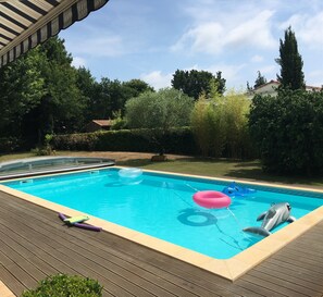 室内游泳池，室外游泳池