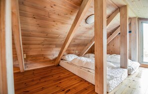 4 Schlafzimmer, Reisekinderbett