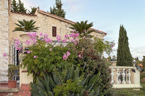 small paradise, villa, pool, 400M Nice beach, the countryside in the city center