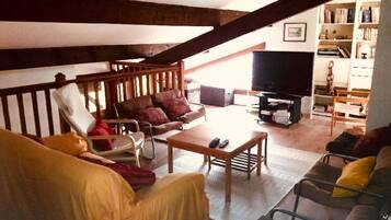 Télévision, table de tennis de table