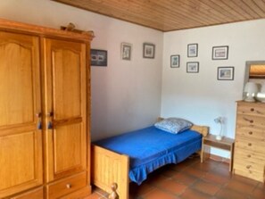4 Schlafzimmer, Bügeleisen/Bügelbrett, Reisekinderbett, WLAN