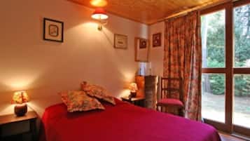 4 bedrooms, iron/ironing board, travel crib, WiFi