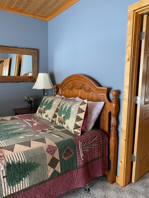 2 bedrooms, desk, travel cot, free WiFi