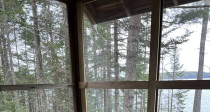 Jones Pond - Maalaistalo