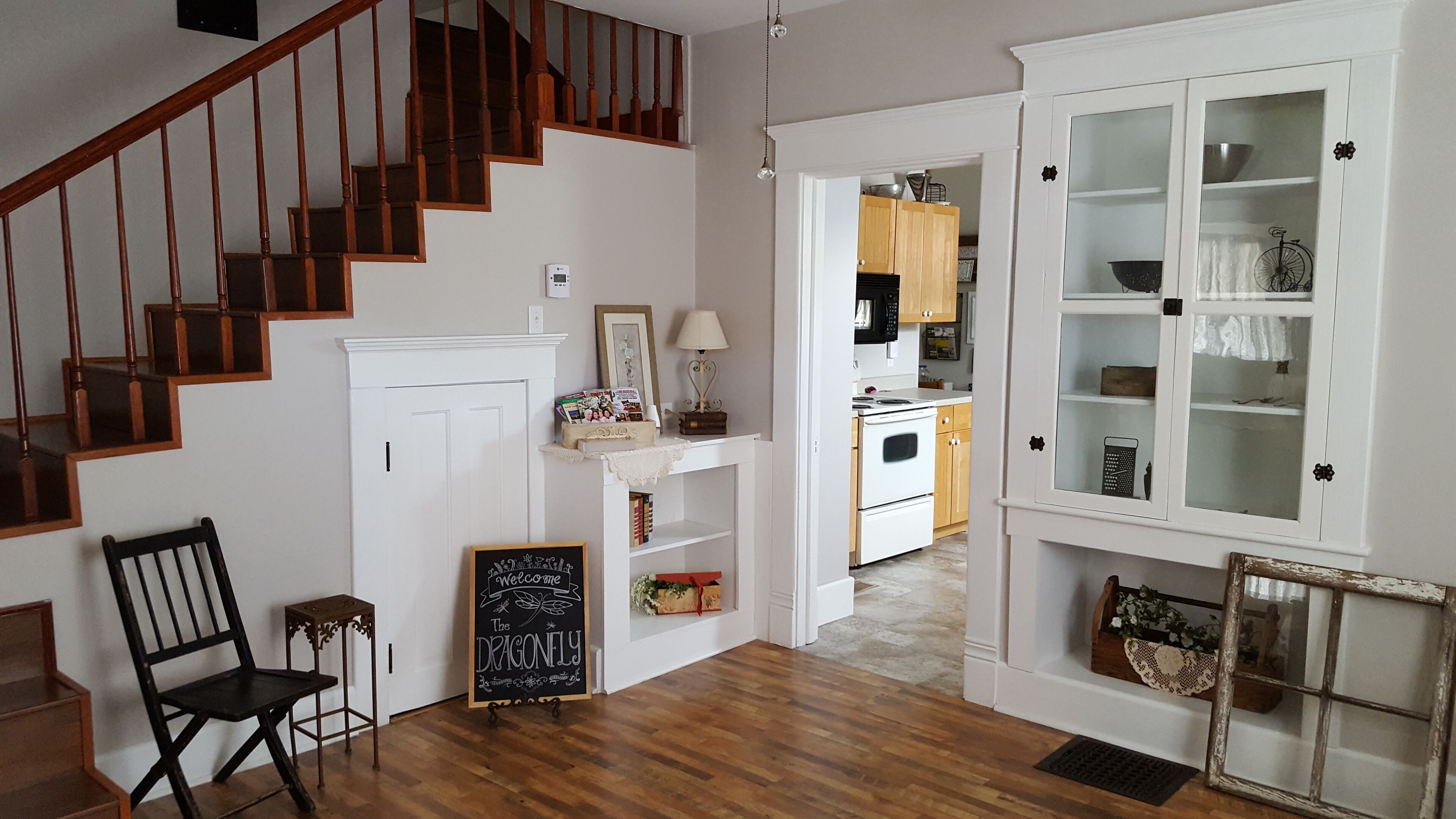 The Dragonfly Guest House, 3 Bedroom, 3 Bath, sleeps 8