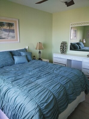 3 bedrooms, desk, iron/ironing board, free WiFi