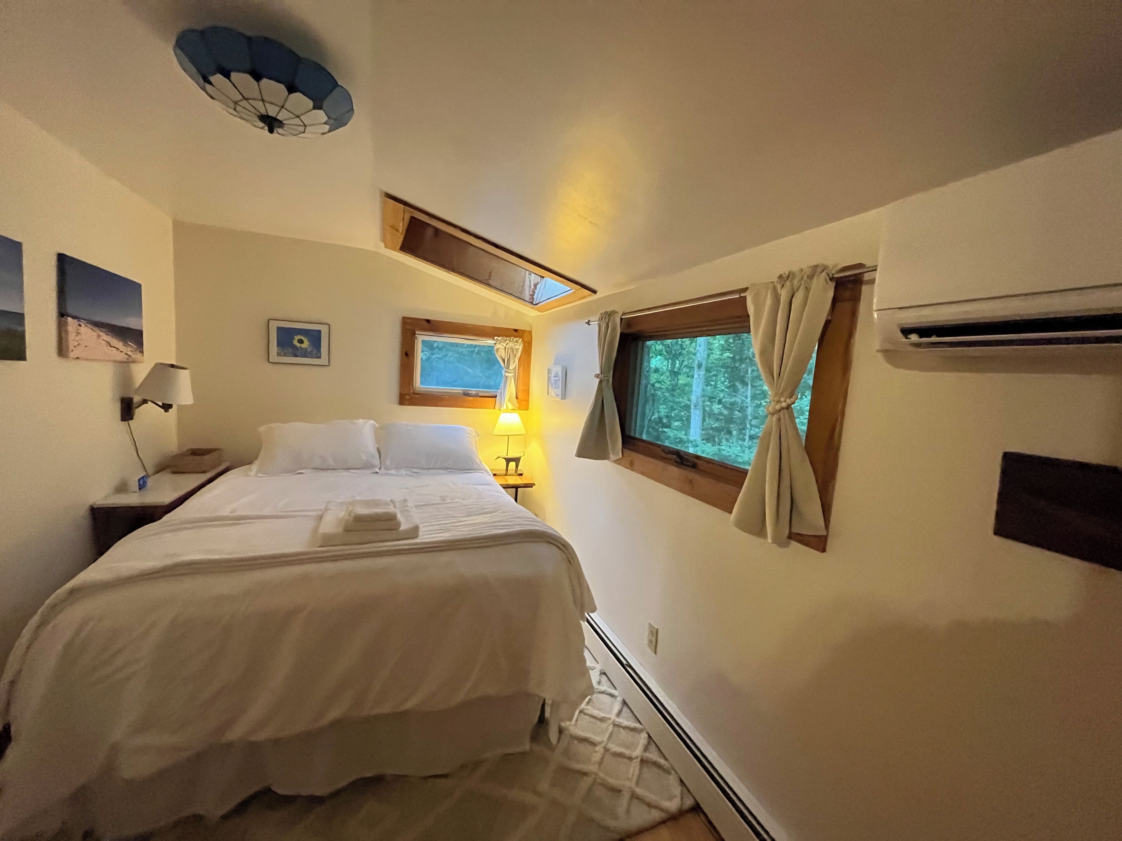 Upstairs small queen bedroom.