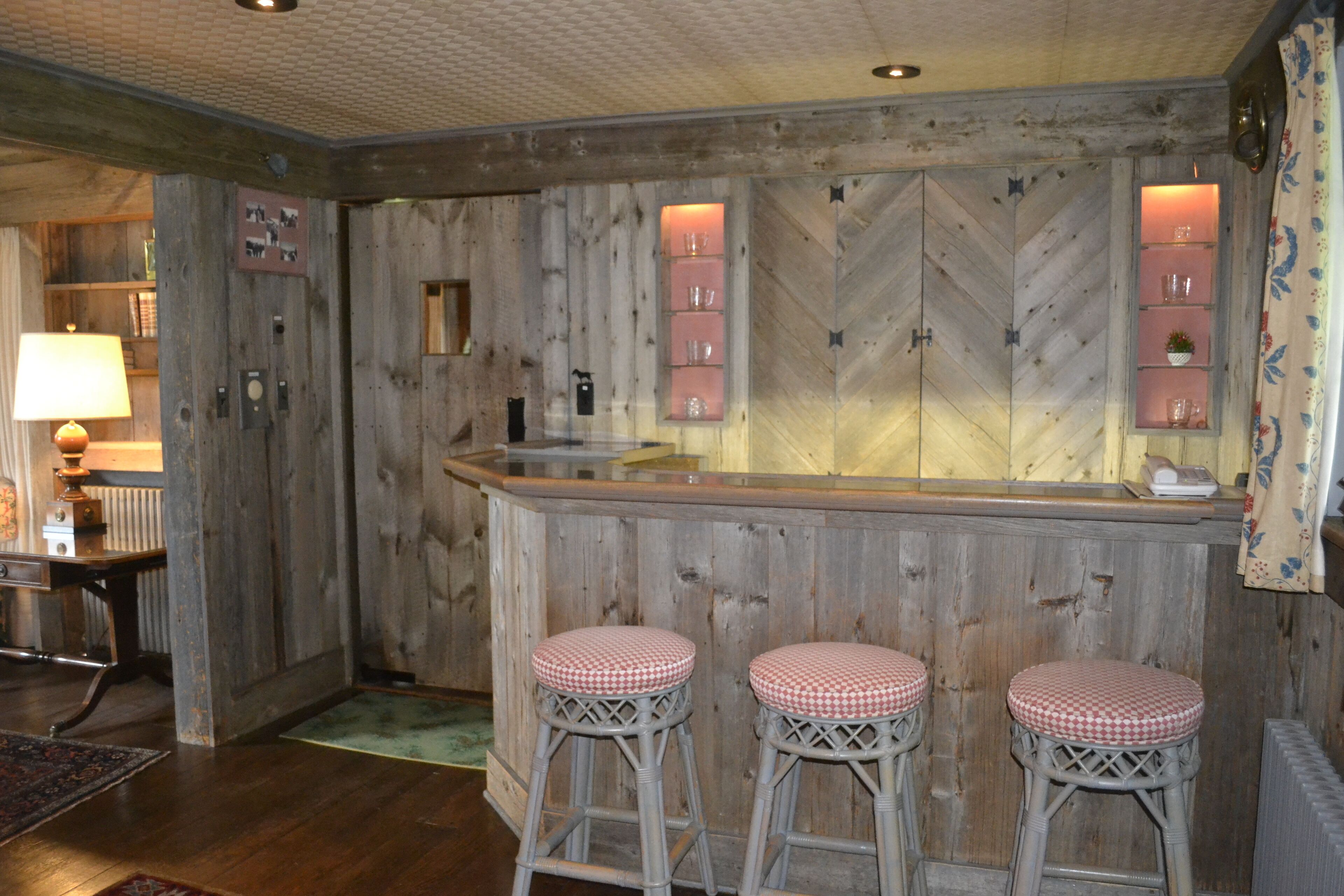 HISTORIC RIVER RANCH LAKE PLACID WITH SPECTACULAR MOUNTAIN VIEWS STR-200325