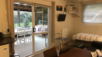 Cottage, 2 phòng ngủ, quang cảnh vườn | Khu vực ăn uống tại phòng