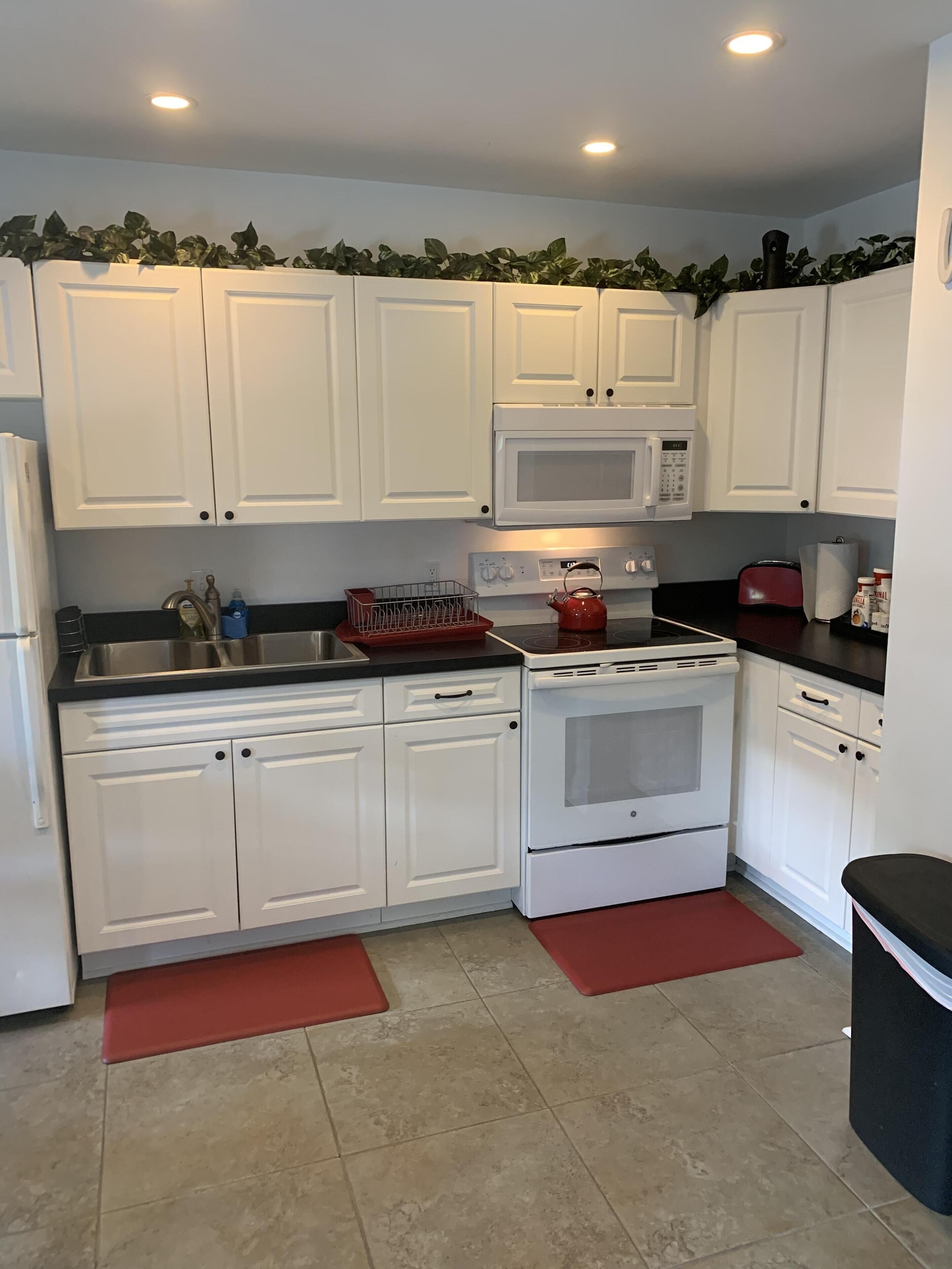 Peaceful Getaway for Two in Lincolnville/Wi-FI/Quiet Area/Walking Distance