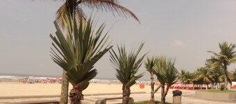 Wi-fi, 2 bedrooms (one en-suite) and 2 bathrooms near the sea.