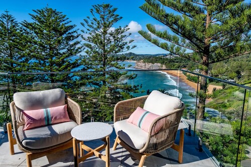 Coastal Luxury at Bilgola – 5BR Home with Studio