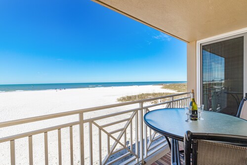 Beachfront / Gulf Sunsets Condo