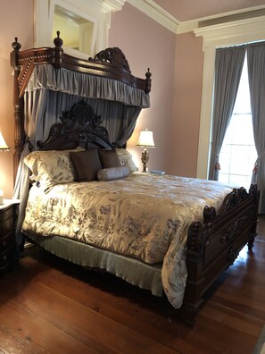 Fitzgerald | Individually decorated, individually furnished, iron/ironing board - Loyd Hall Plantation (Cheneyville)