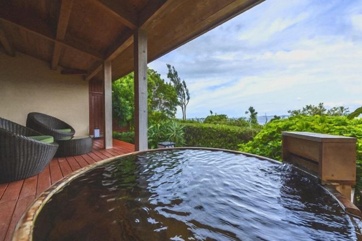 Deluxe Maisonette Bungalow With Tatami Area, Open Air Hot Spring And Ocean View