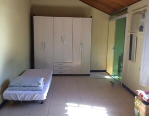 1 quarto, Wi-Fi de cortesia, roupa de cama