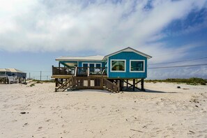 Exterior - Gulf of Mexico Beach Cottage - Direct Gulf views from nearly every room! - Knee (Dauphin Island)