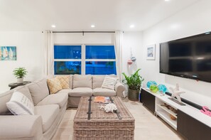 Smart TV, stereo - Beautiful Waterfront Villa (Tavernier)