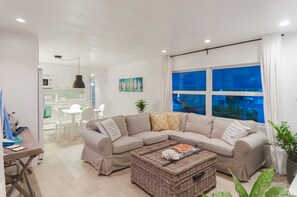 Smart TV, stereo - Beautiful Waterfront Villa (Tavernier)