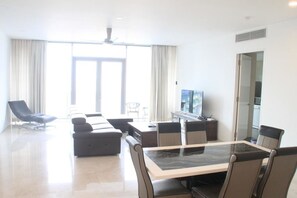 Apartment, 2 Bedrooms | Living area