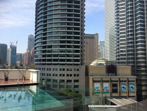 Outdoor pool - K Residence connected to KLCC (Kuala Lumpur)
