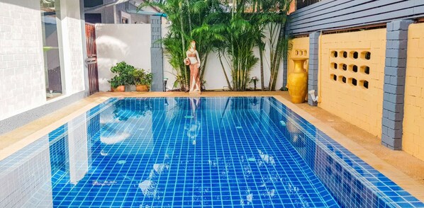 Outdoor pool - CORNER VILLA - PATTAYA HOLIDAY HOUSE - WALKING STREET (Muang Pattaya)