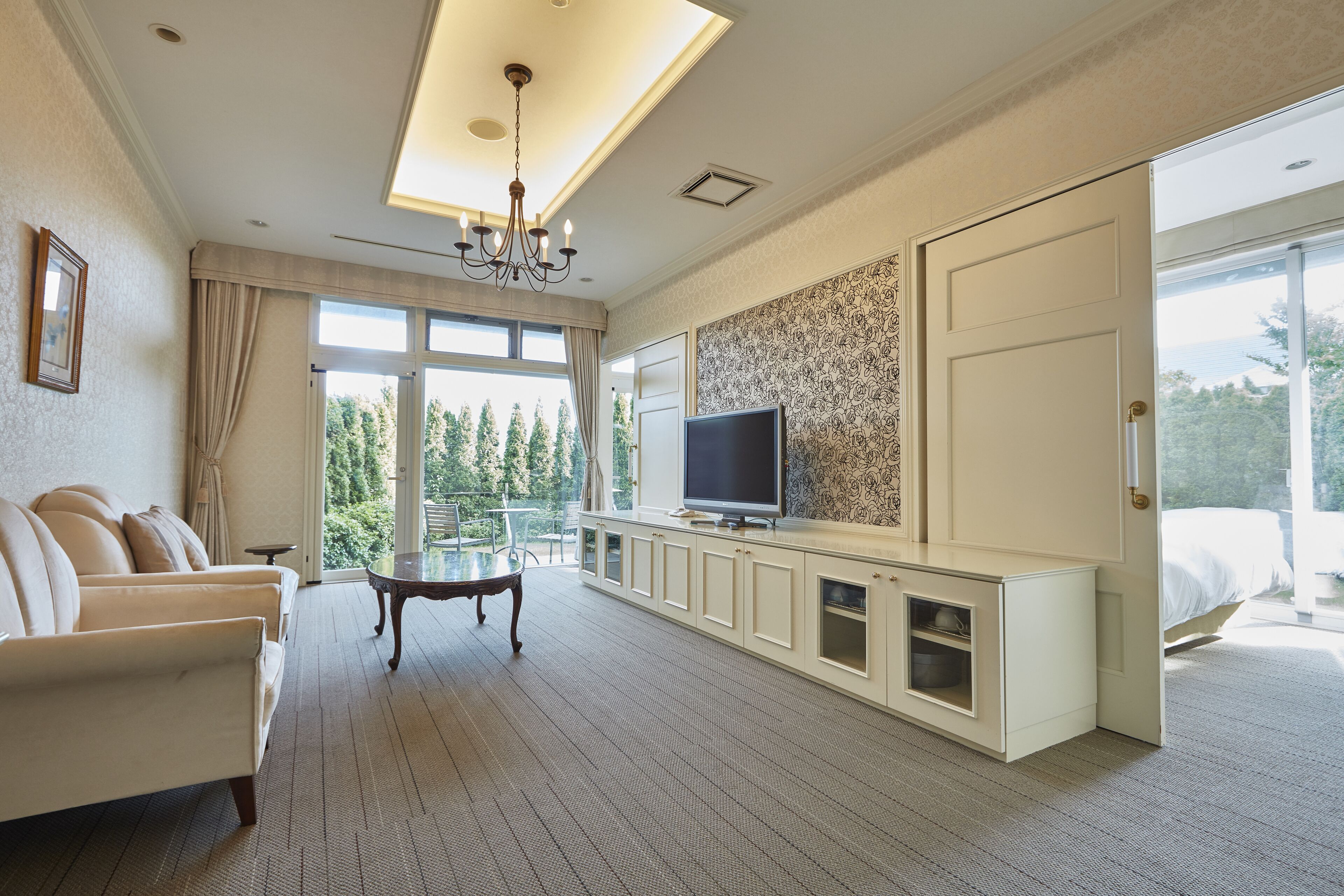 suite, non smoking | 1 bedroom, individually decorated, individually furnished, free wifi