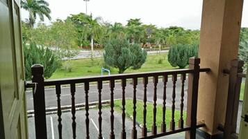 Pemandangan balkoni