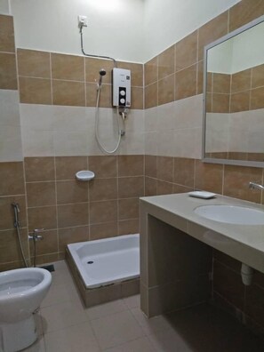 Family Single Room, Accessible, Smoking | Bathroom - HOTEL D'MAS (Dungun)