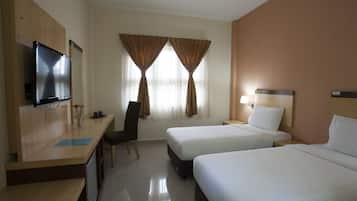 Premium bedding, down duvets, desk, blackout curtains