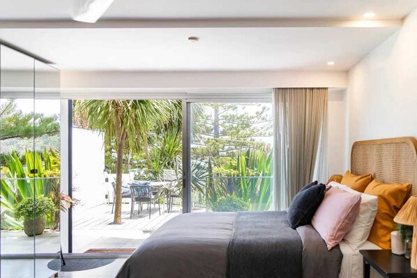 Iron/ironing board, travel cot, WiFi, bed sheets