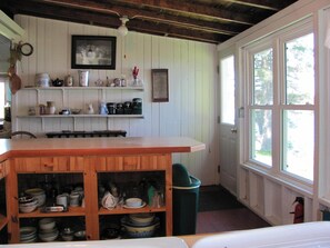 Interior - Stunning Views on Ocean's Edge. Pebble beach, sunbathing, firepit and grill. (Spruce Head Island)