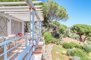 Terrace/patio - Superb villa with sea view, swimming pool and landscaped garden (Bormes-Les-Mimosas)