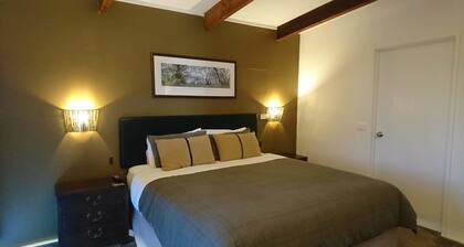 Elm Riverside Accommodation Merrijig