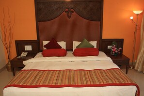 Deluxe Double Room, 1 Double Bed | Desk, soundproofing, rollaway beds, free WiFi - Tangerine Boutique Resort (Calangute)