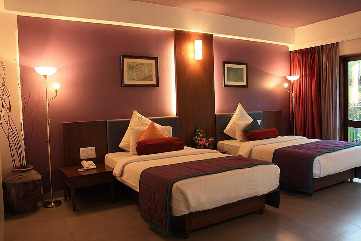 Premium Room | 1 bedroom, desk, soundproofing, rollaway beds