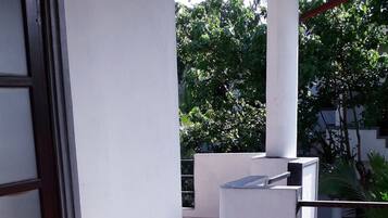 Basic Villa, 1 King Bed, Non Smoking, Beach View | Terrace/patio