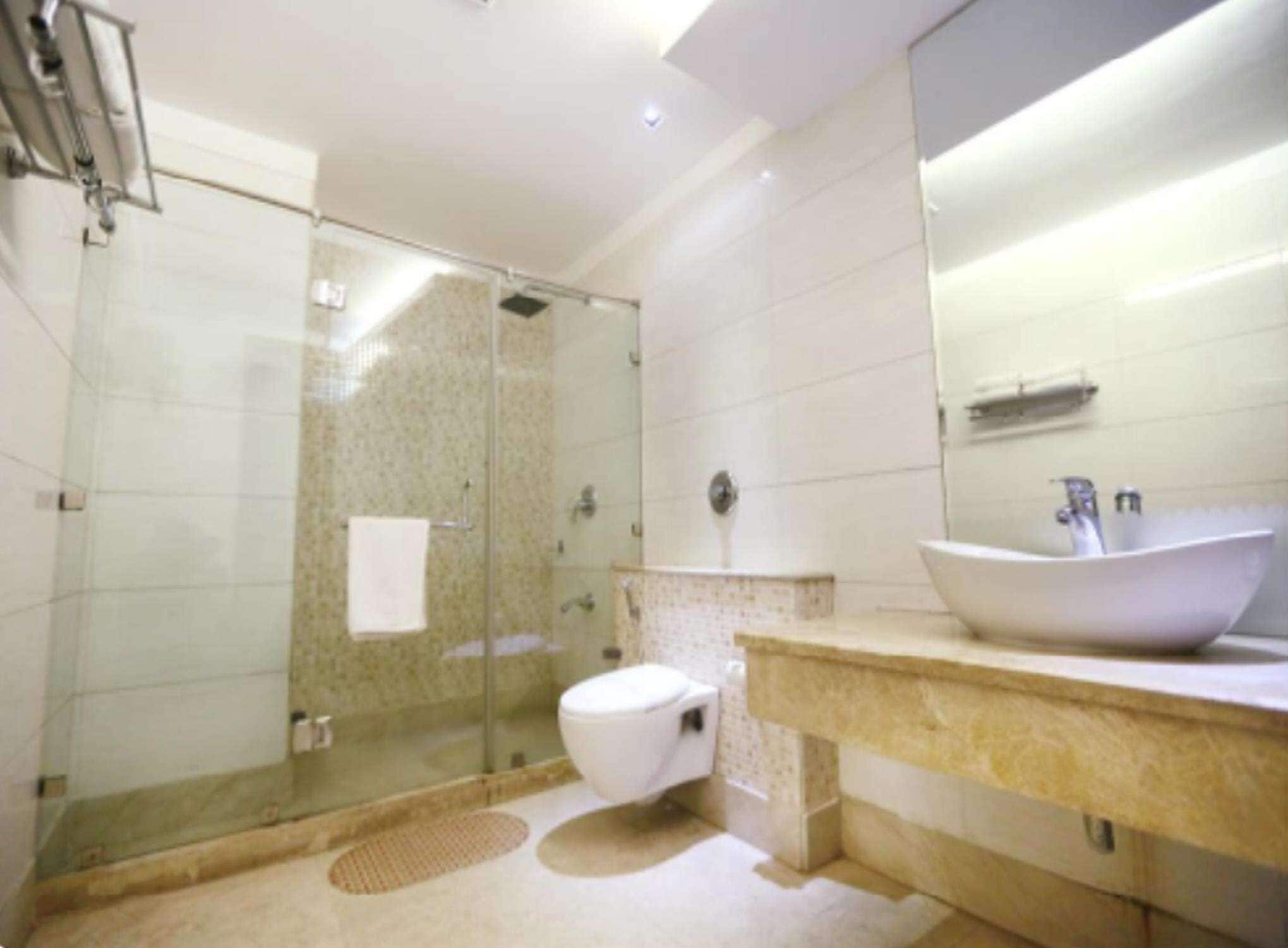 Premium Room, Multiple Beds | In-room safe, blackout curtains, soundproofing, rollaway beds