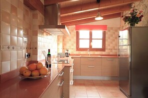 Frigorifero, microonde, forno, lavastoviglie