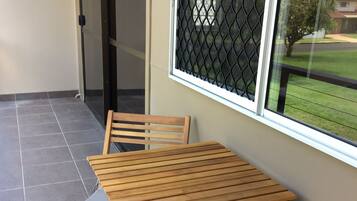 Apartemen Superior, 2 Tempat Tidur Queen, pemandangan kebun | Teras/patio