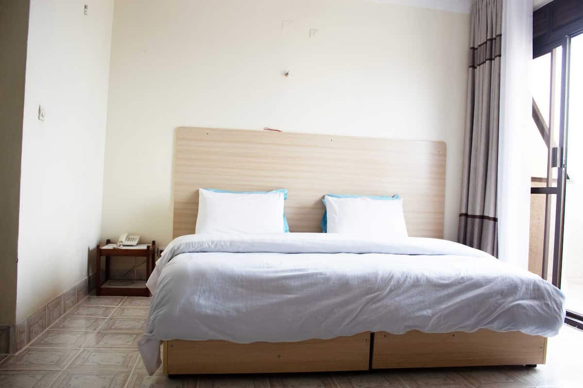 1 bedroom, in-room safe, desk, laptop workspace